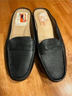 Marc Joseph Black Leather Slip-On Loafers for women’s size 6